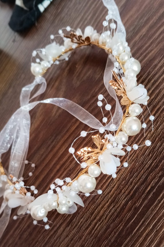 Picture of 1pcs Headband Elegant Girls Bridal Headband Imitated Pearl Hair Headdress Flower Wreath Bride Garland Head Hoop Wedding Headbands Hair Jewelry