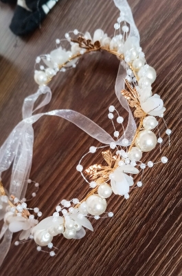 Picture of 1pcs Headband Elegant Girls Bridal Headband Imitated Pearl Hair Headdress Flower Wreath Bride Garland Head Hoop Wedding Headbands Hair Jewelry