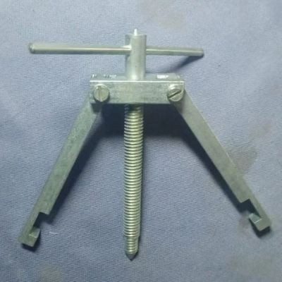 Picture of BEARING PULLER BEST QUALITY MODEL-6202/ (Fan Bearing Puller), Metallic 3 inch, 2 Leg Bearing Pullers