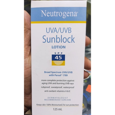 Picture of International USA Product 𝐍𝐞𝐮𝐭𝐫𝐨𝐠𝐞𝐧𝐚 UVA/UVB Sunblock Lotion ( 𝐒𝐏𝐅 45)-125ml