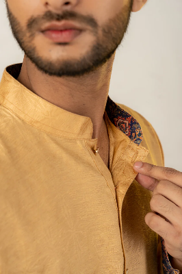 Picture of Nahyan Jacquard Kurta in Heather Gold
