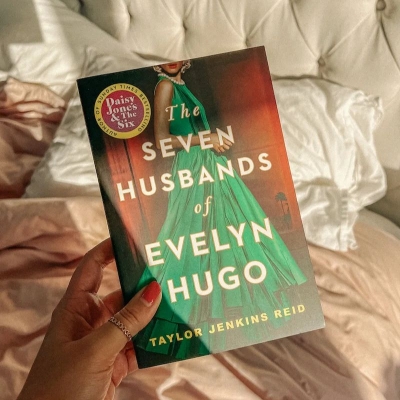 Picture of Premium Quality - The Seven Husbands of Evelyn Hugo, Book by Taylor Jenkins Reid ( Premium Paper & Matte Cover ) - Couture - High-end Novel