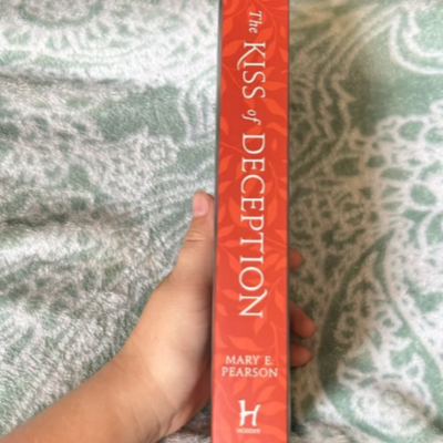 Picture of The Kiss of Deception ( The Remnant Chronicles #1 ) ( Book by Mary E. Pearson ) ( Premium Paper and Matte Cover ) Novel