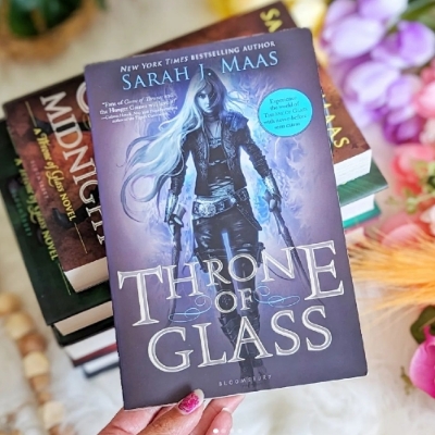 Picture of Throne of Glass ( Throne of Glass #1 ) ( Book by Sarah J. Maas ) ( Premium Paper and Matte Cover ) Novel