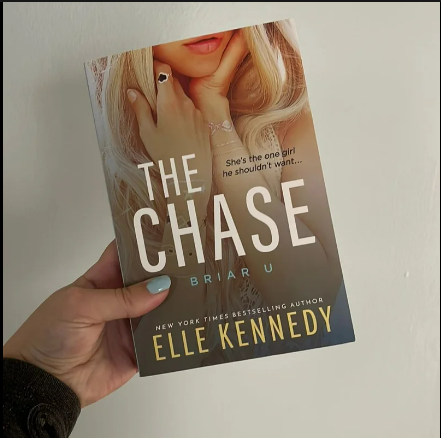 Picture of The Chase ( Briar U #1 ) ( Book by Elle Kennedy ) ( Premium Print and Matte Cover ) Novel