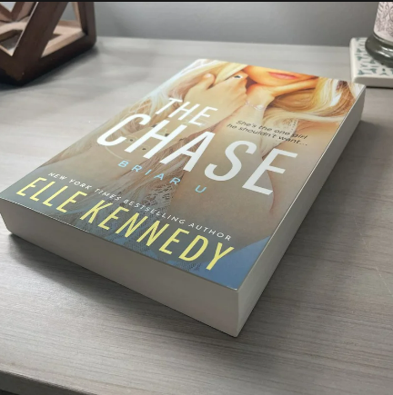 Picture of The Chase ( Briar U #1 ) ( Book by Elle Kennedy ) ( Premium Print and Matte Cover ) Novel