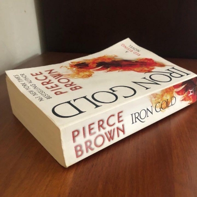 Picture of Iron Gold ( Red Rising Saga #4 ) by Pierce Brown ( Premium Paper and Matte Cover ) Novel