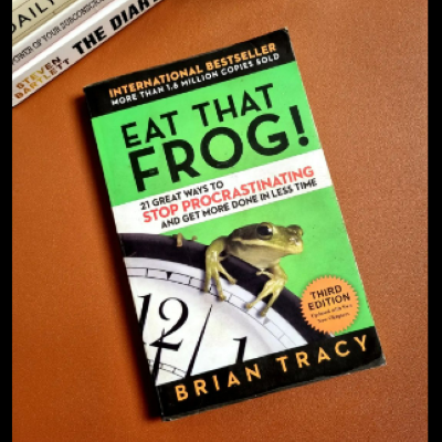 Picture of Eat That Frog!: 21 Great Ways to Stop Procrastinating and Get More Done in Less Time ( Book by Brian Tracy ) ( Premium Paper and Matte Cover ) Novel