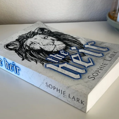 Picture of The Heir ( Kingmakers #1 ) ( Book by Sophie Lark ) ( Premium Paper and Matte Cover ) Novel