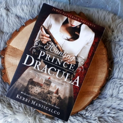 Picture of Hunting Prince Dracula ( Stalking Jack the Ripper #2 ) ( Book by Kerri Maniscalco ) ( Premium Paper and Matte Cover ) Novel