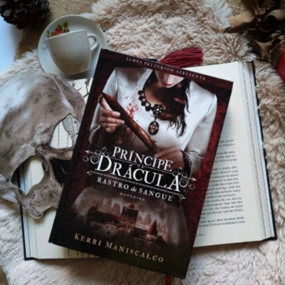 Picture of Hunting Prince Dracula ( Stalking Jack the Ripper #2 ) ( Book by Kerri Maniscalco ) ( Premium Paper and Matte Cover ) Novel
