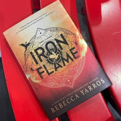 Picture of Iron Flame ( The Empyrean #2 ) ( Book by Rebecca Yarros ) ( Premium Paper and Matte Cover ) Novel