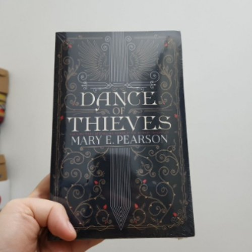 Picture of Dance of Thieves ( Dance of Thieves #1 ) ( Book by Mary E. Pearson ) ( Premium Paper and Matte Cover ) Novel