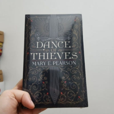 Picture of Dance of Thieves ( Dance of Thieves #1 ) ( Book by Mary E. Pearson ) ( Premium Paper and Matte Cover ) Novel