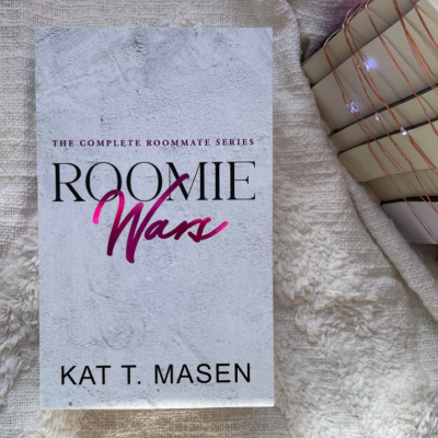 Picture of Roomie Wars ( Roomie Wars #1 ) ( Book by Kat T. Masen ) ( Premium Paper and Matte Cover ) Novel