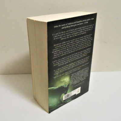 Picture of Toll the Hounds ( Malazan Book of the Fallen #8 ) ( Book by Steven Erikson ) ( Premium Paper and Matte Cover ) Novel