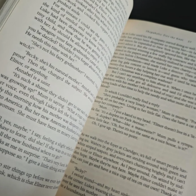 Picture of Shopaholic Ties the Knot ( Shopaholic #3 ) ( Book by Sophie Kinsella ) ( Premium Paper and Matte Cover ) Novel