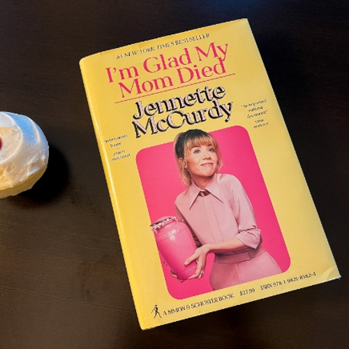 Picture of I'm Glad My Mom Died ( Book by Jennette McCurdy ) ( Premium Paper and Matte Cover ) Novel