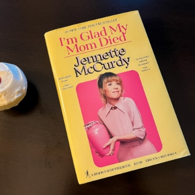 Picture of I'm Glad My Mom Died ( Book by Jennette McCurdy ) ( Premium Paper and Matte Cover ) Novel