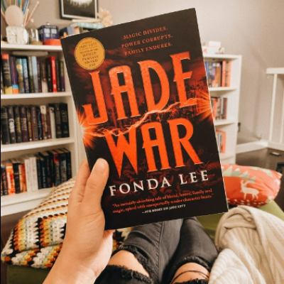 Picture of Jade War ( The Green Bone Saga #2 ) ( Book by Fonda Lee ) ( Premium Paper and Matte Cover ) Novel