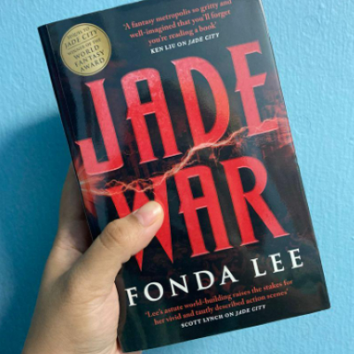 Picture of Jade War ( The Green Bone Saga #2 ) ( Book by Fonda Lee ) ( Premium Paper and Matte Cover ) Novel