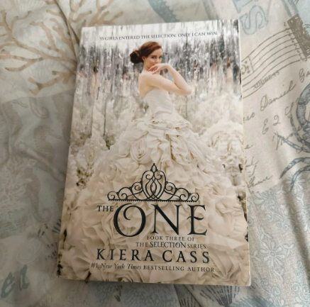 Picture of The One ( The Selection #3 ) ( Book by Kiera Cass ) ( Premium Print and Matte Cover ) Novel