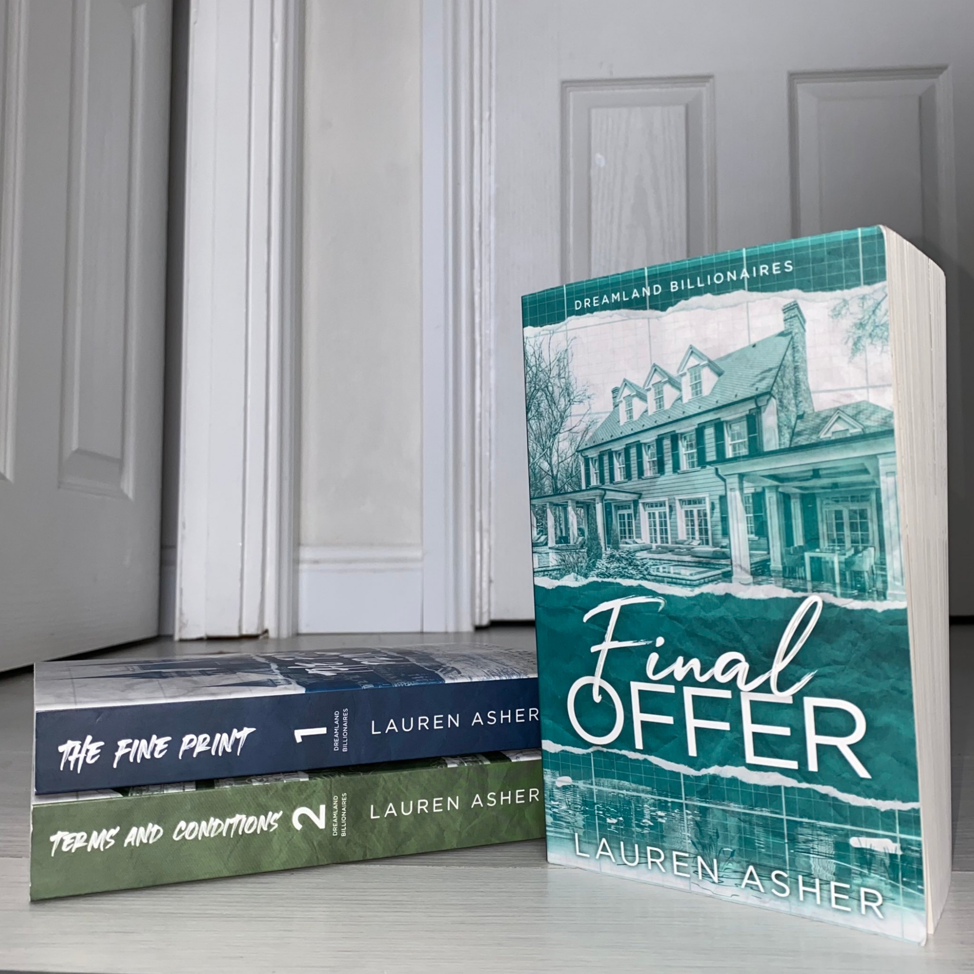 Picture of Final Offer ( Dreamland Billionaires #3 ) by Lauren Asher ( Premium Papear and Matte Cover ) Novel
