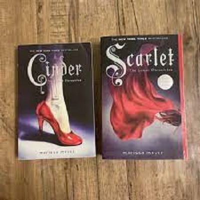 Picture of Scarlet ( The Lunar Chronicles #2 ) by Marissa Meyer ( Premium Paper and Matte Cover ) Novel