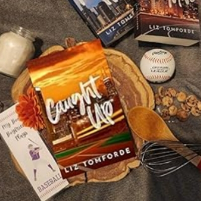 Picture of Caught Up ( Windy City #3 ) ( Book by Liz Tomforde ) ( Premium Paper and Matte Cover ) Novel