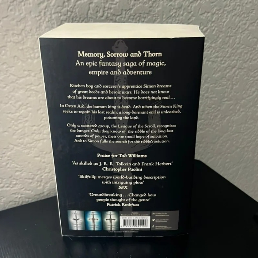 Picture of The Dragonbone Chair ( Memory, Sorrow, and Thorn #1 ) ( Book by Tad Williams ) ( Premium Paper and Matte Cover ) Novel