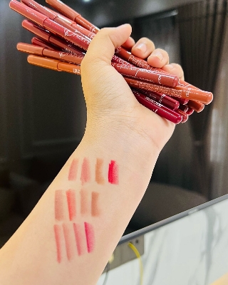 Picture of Flomes 12 pcs wooden pencil set