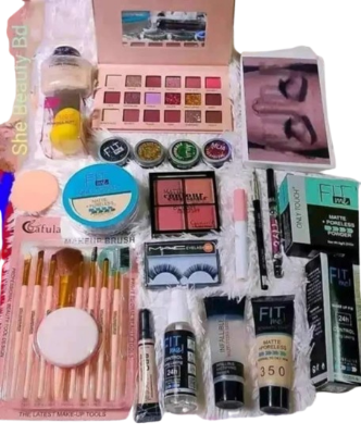 Picture of makeup  combo set 18 in 1 ityms full makeup combo set