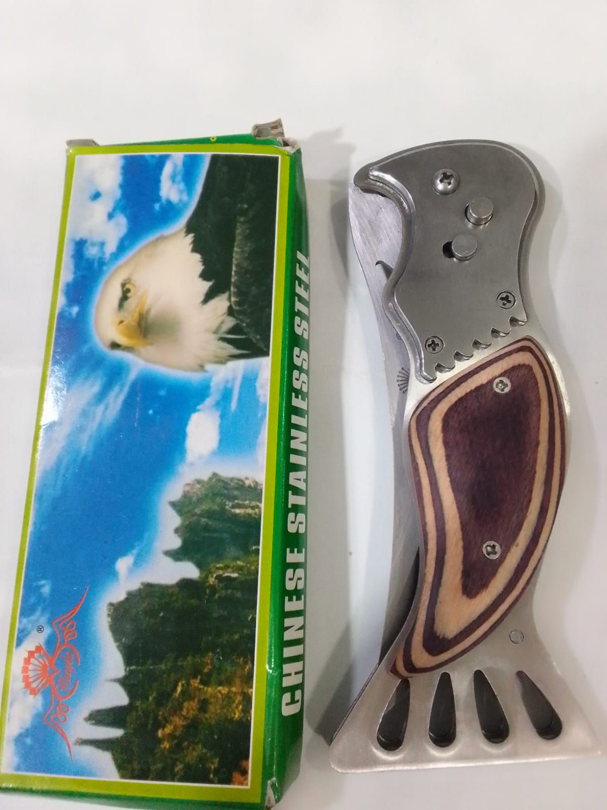 Picture of stainless steel curi for cleaning garden plants