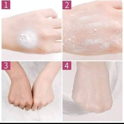 Picture of Chamomile Essence Shoothing, Moisturizing, Isolating And Protecting Sunscreen Spray SPF 50