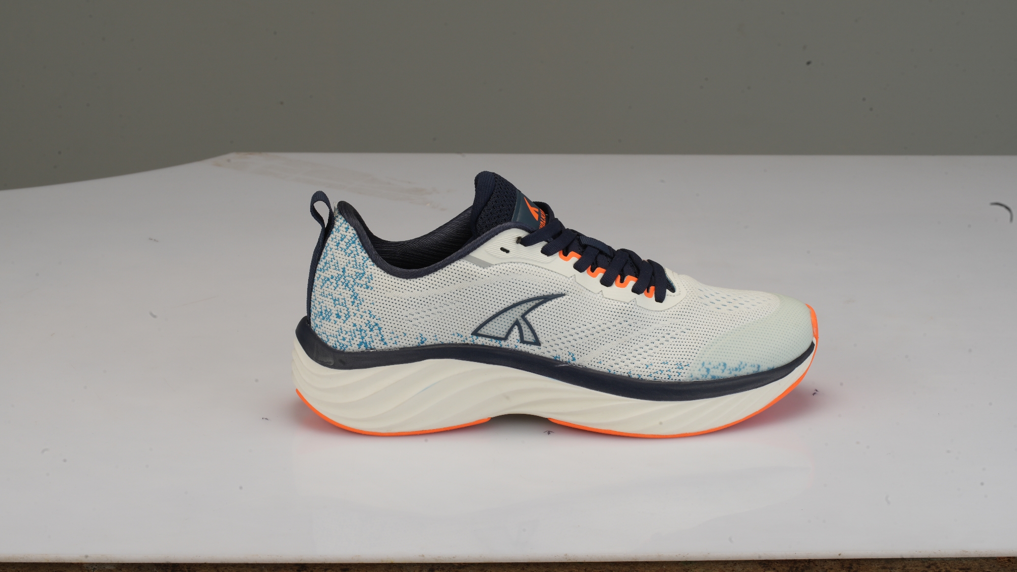 Picture of Men's Sports Shoe-843900110