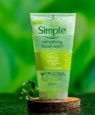 Picture of Simple Kind to Skin Refreshing Facial Wash Gel 150ml