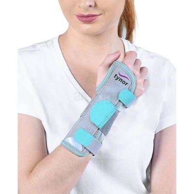 Picture of TYNOR WRIST SPLINT WITH THUMB, BLACK, 1 UNIT