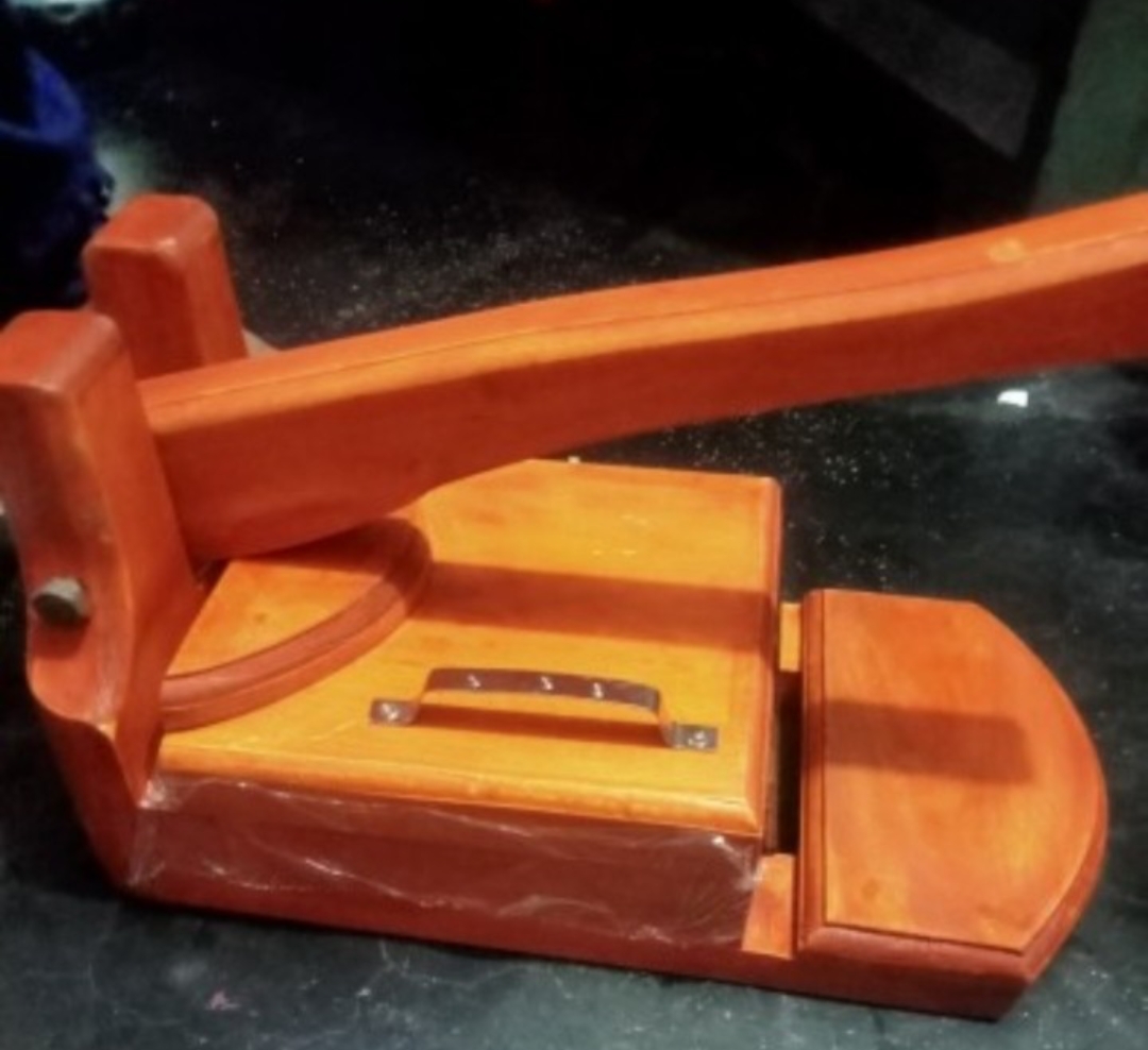 Picture of Bread maker bread maker with nice design handle mehogoni wood with poly and tape