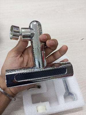 Picture of One Plus premium wireless Airpods and cover - White