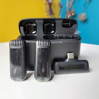 Picture of Ulanzi Type C J12 Dual Wireless Microphone