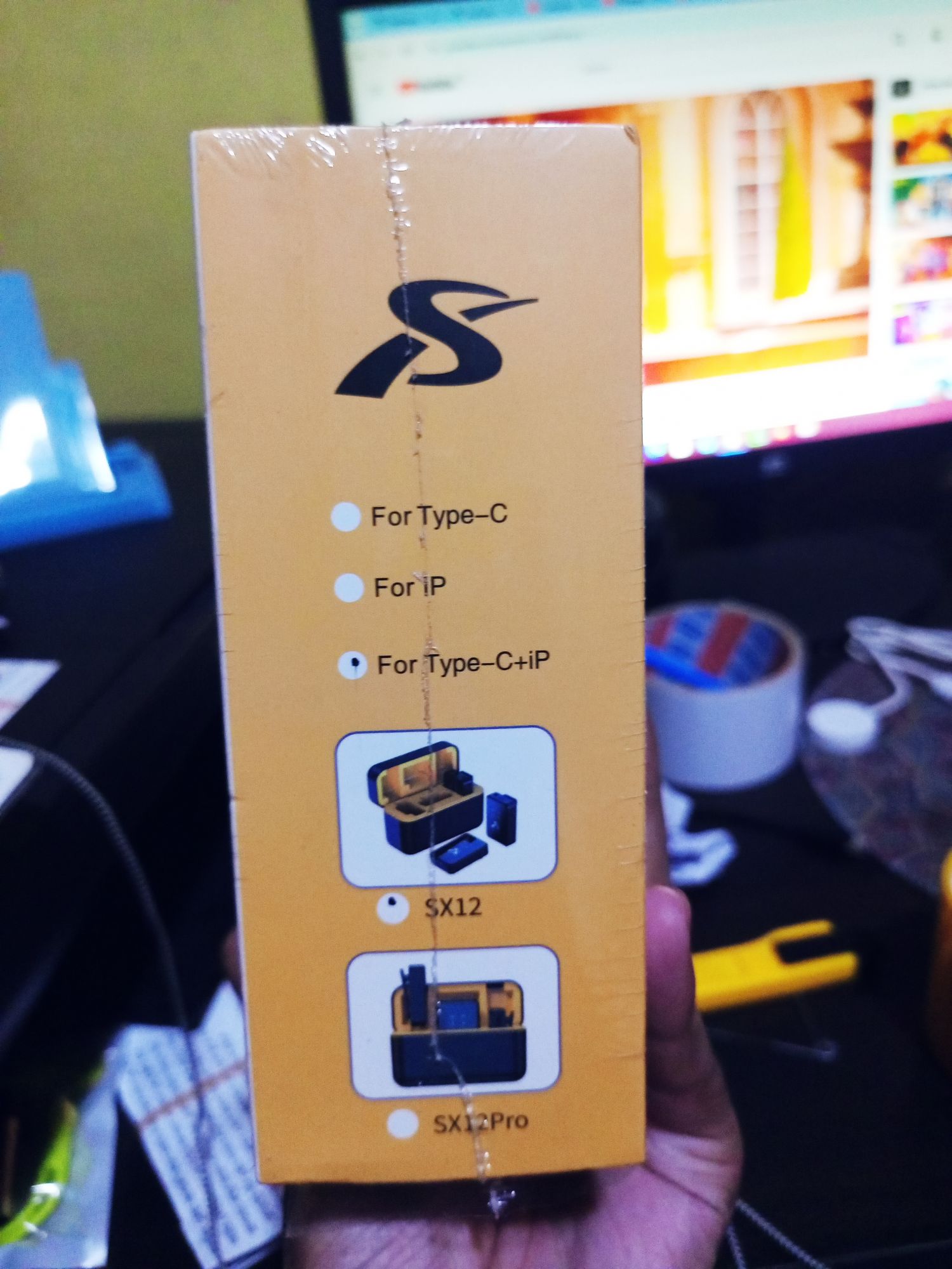 Picture of Best Quality 2in1 SX12 Wireless Type C & iphone Lavalier Dual Collar Clip Microphone