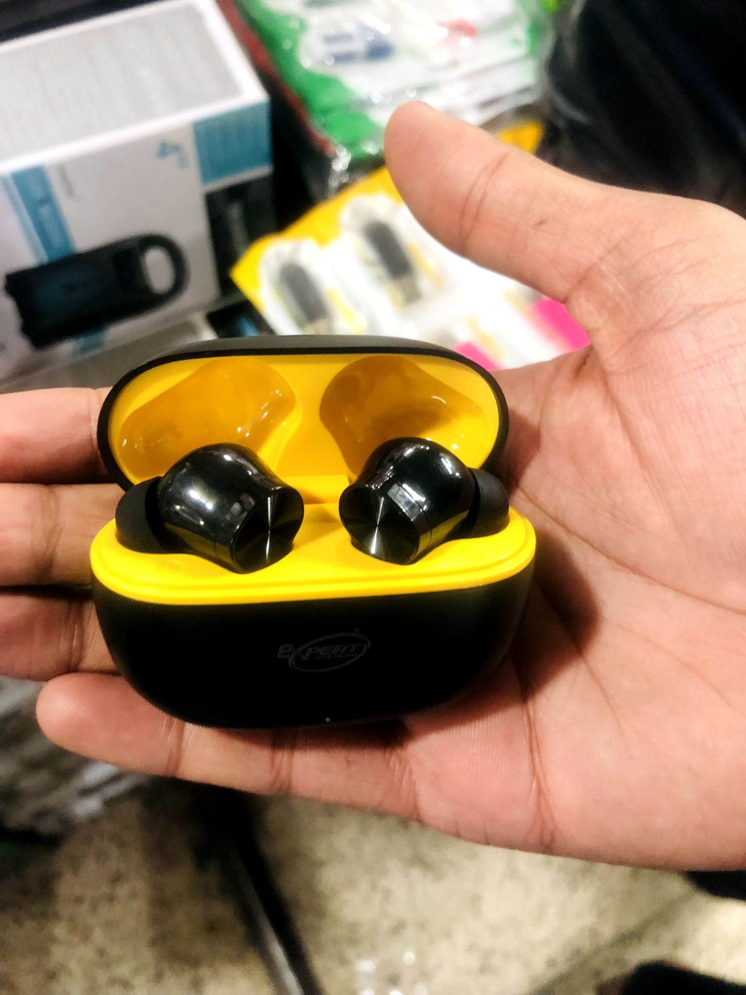 Picture of EXPERT Buds T200 Lite Wireless Earbuds – 65H Battery, Clear Call & Deep Bass Headphones