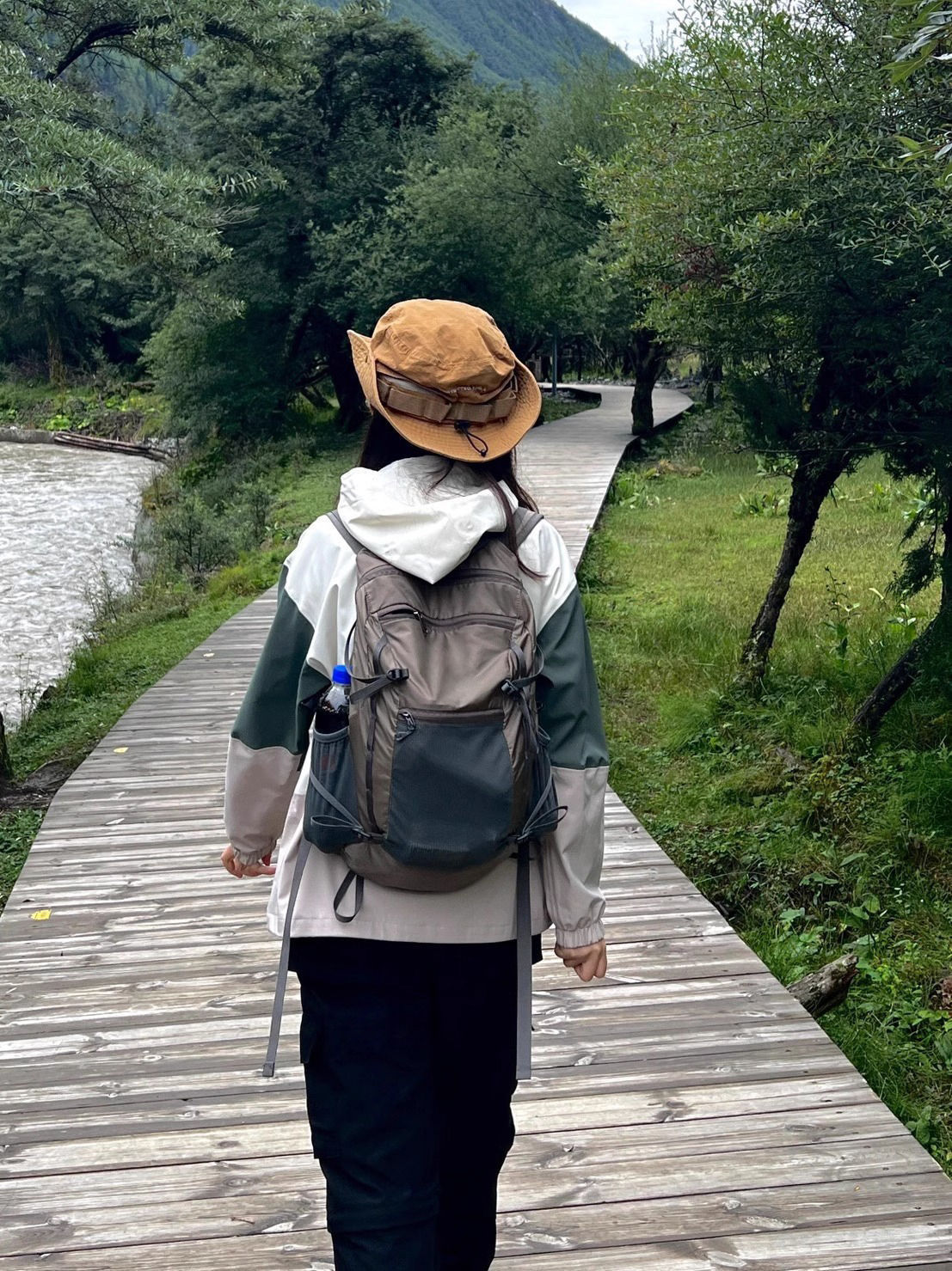 Picture of Outdoor Lightweight Mountaineering Bag Folding Waterproof Professional Hiking Leisure Bag