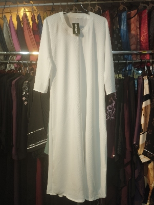 Picture of White Color Muslim women innar Borka Traditional Cultural Costume Pure Color with Simple Design for Ladies