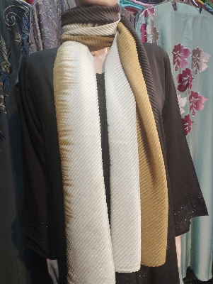 Picture of China Cotton Creft Print Hijab Women's Fashionable Scarf in Soft Comfortable Material