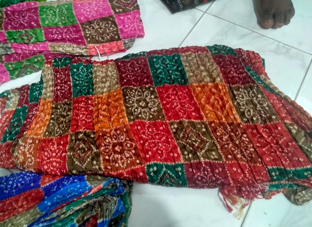 Picture of new design Indian Silk orna for women dupatta
