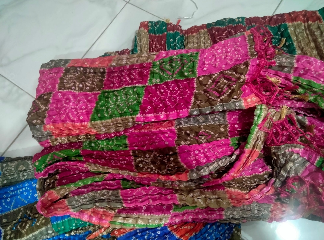 Picture of new design Indian Silk orna for women dupatta