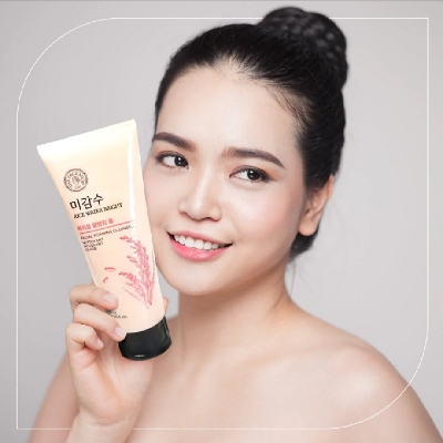 Picture of The Face Shop Rice Water Bright Foaming Cleanser Nettoyant Moussant-150ml (Korea)