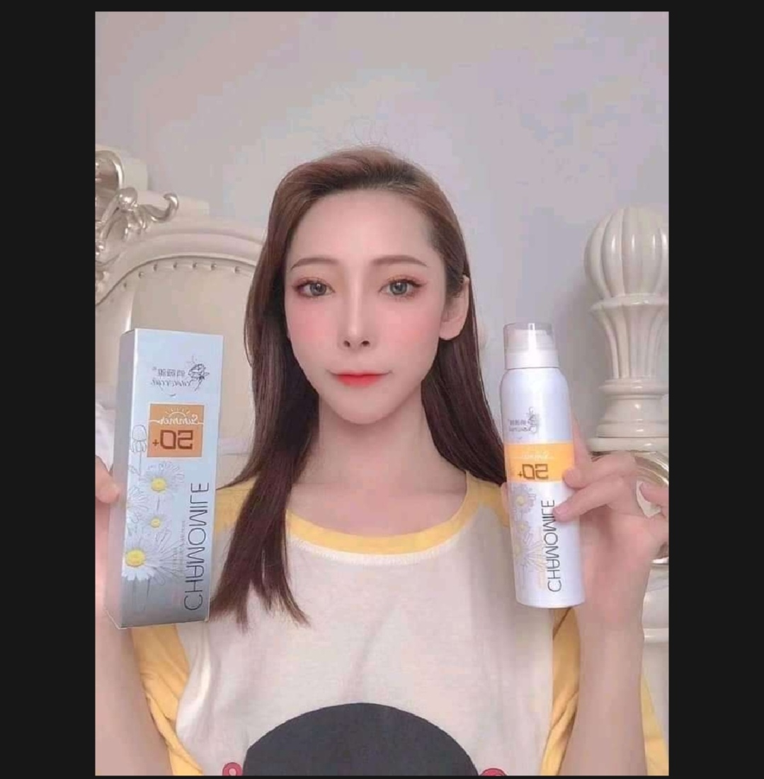 Picture of CHAMOMILE Whitening Spray Sunscreen with SPF 50+