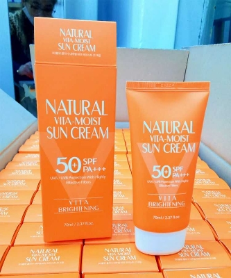 Picture of 3W CLINIC - NATURAL VITA MOIST SUNCREAM SPF50+ PA +++ 70ml
